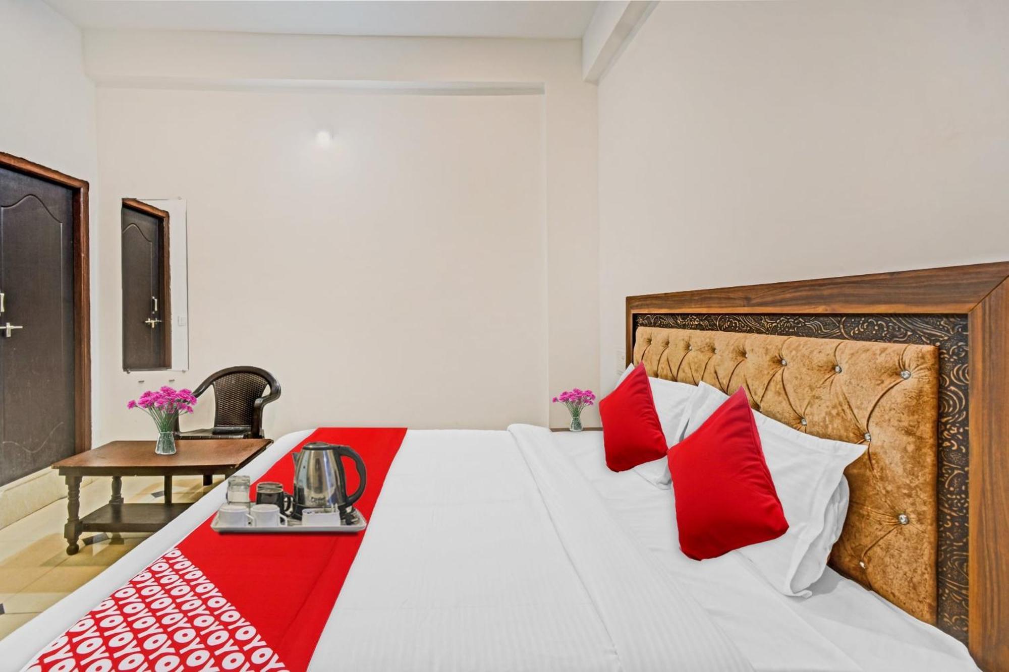 אודייפור Hotel O Padharo Saa מראה חיצוני תמונה